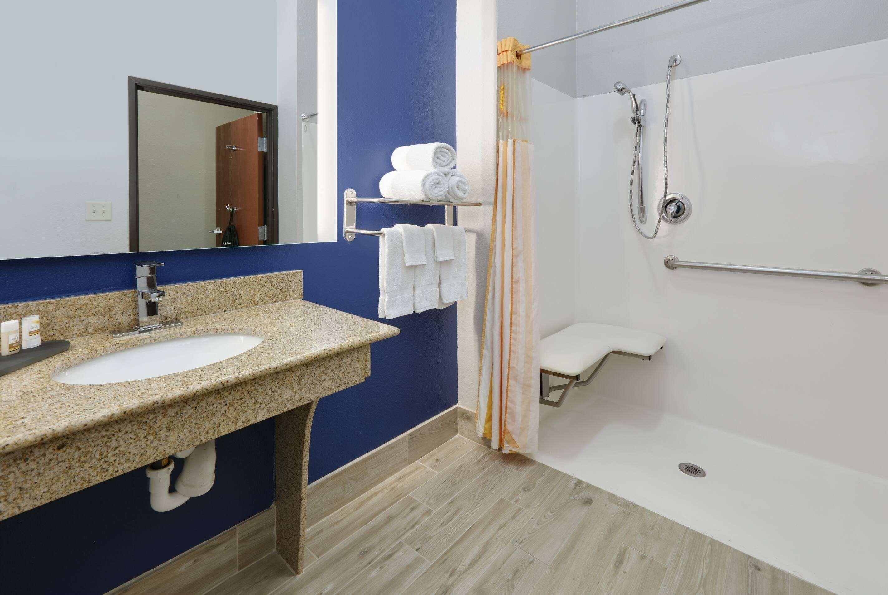 La Quinta By Wyndham Denton - University Drive Zewnętrze zdjęcie