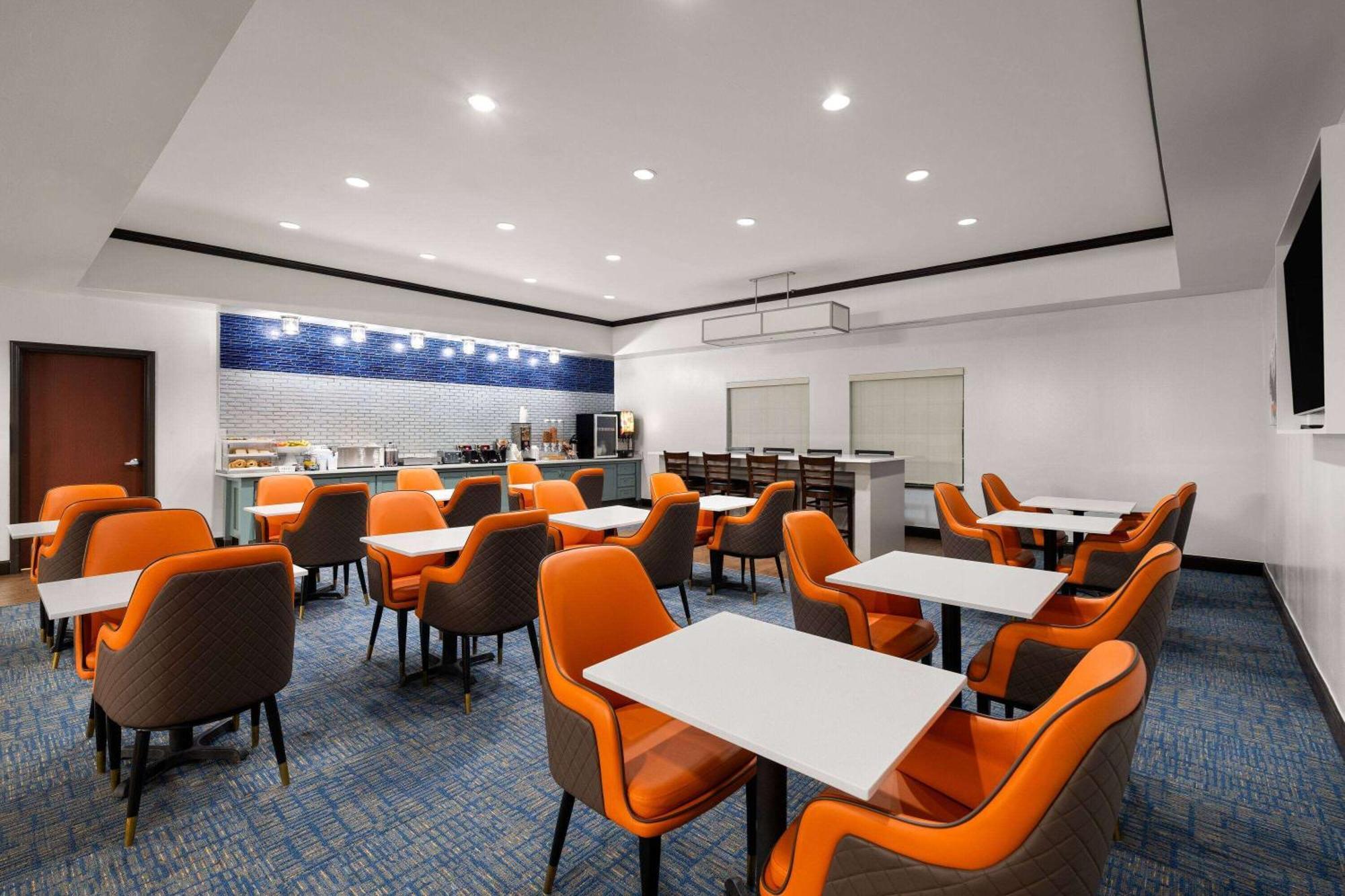 La Quinta By Wyndham Denton - University Drive Zewnętrze zdjęcie