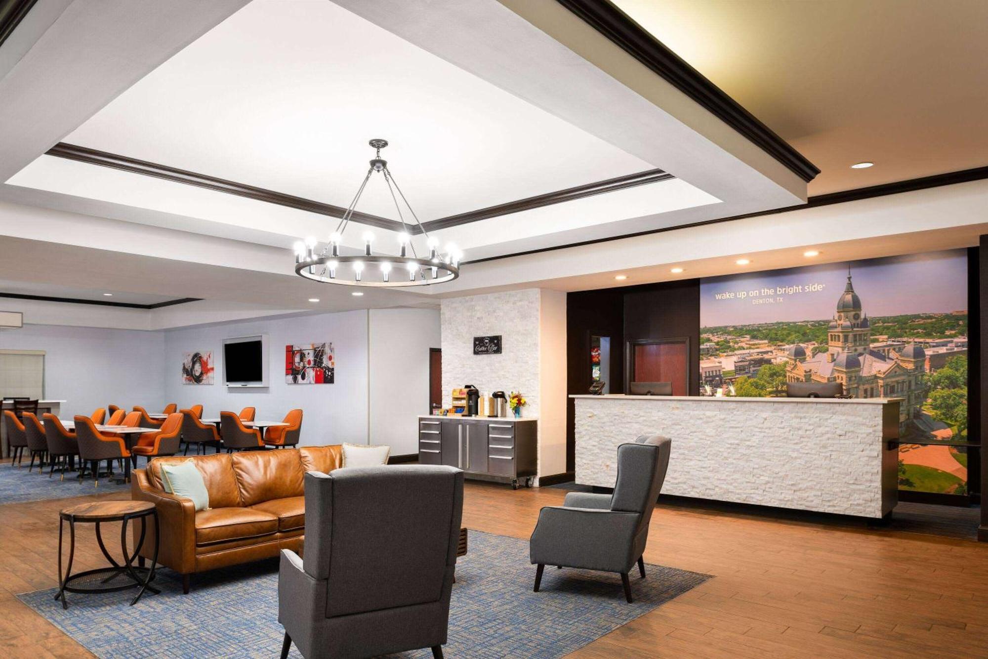 La Quinta By Wyndham Denton - University Drive Zewnętrze zdjęcie