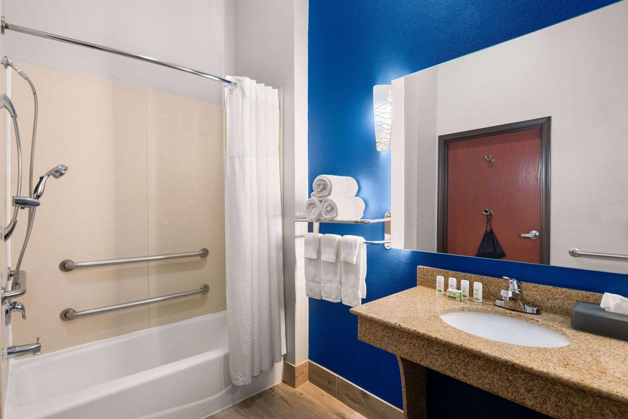 La Quinta By Wyndham Denton - University Drive Zewnętrze zdjęcie
